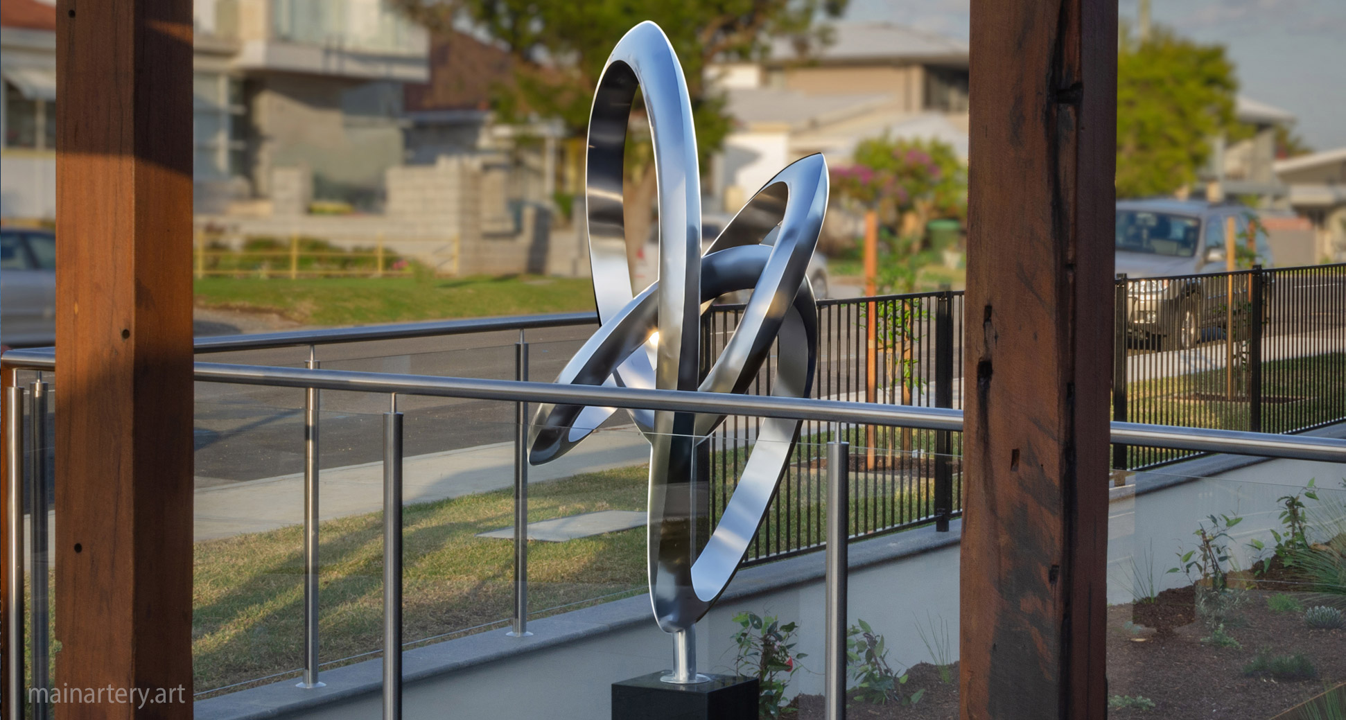 large outdoor modern landmark sculpture image