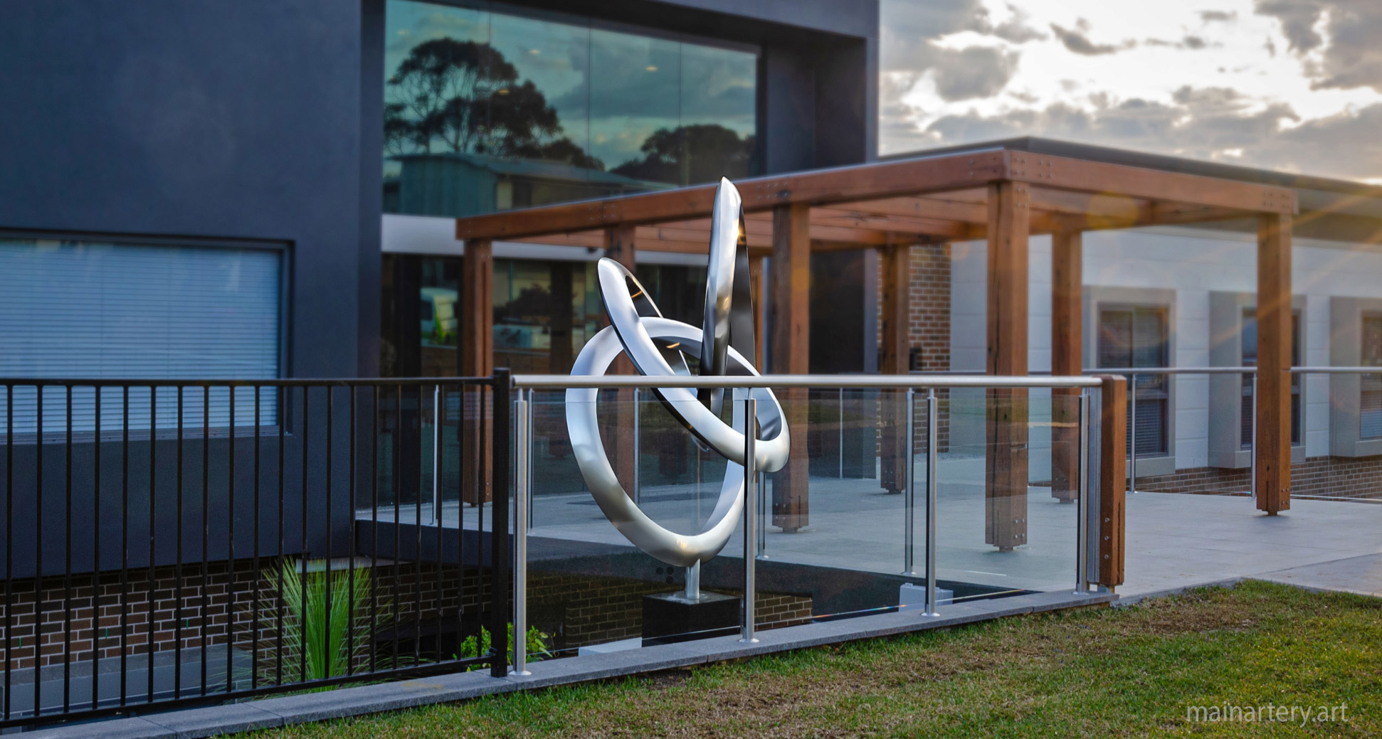 monumental mirror polished organic garden artwork image