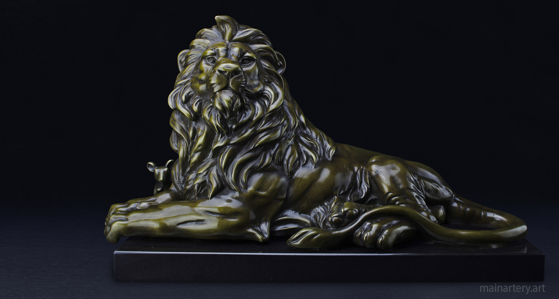 small patina contemporary proud lion sculpture image