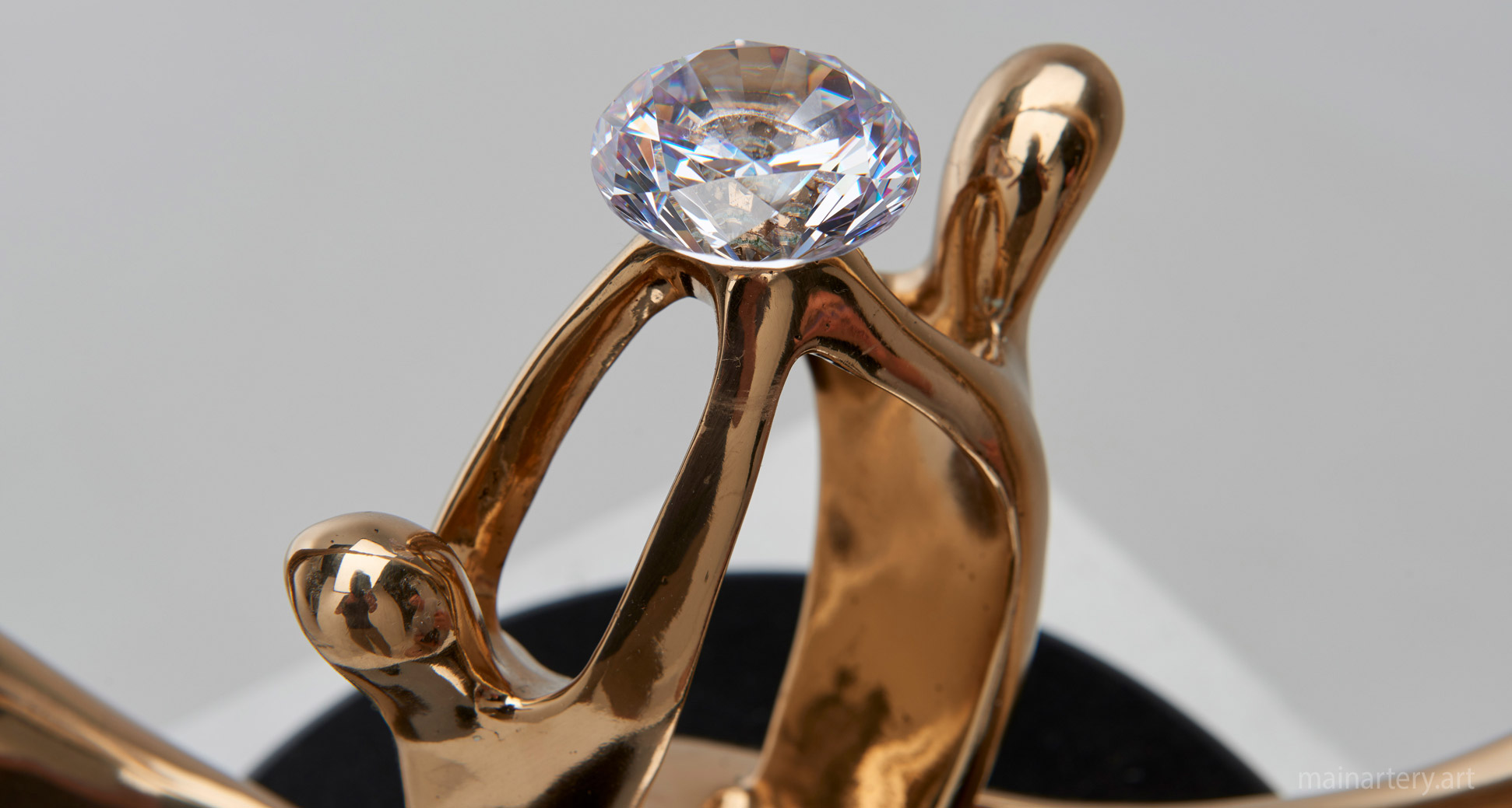 flower of the soul polished gemstone sculpture image