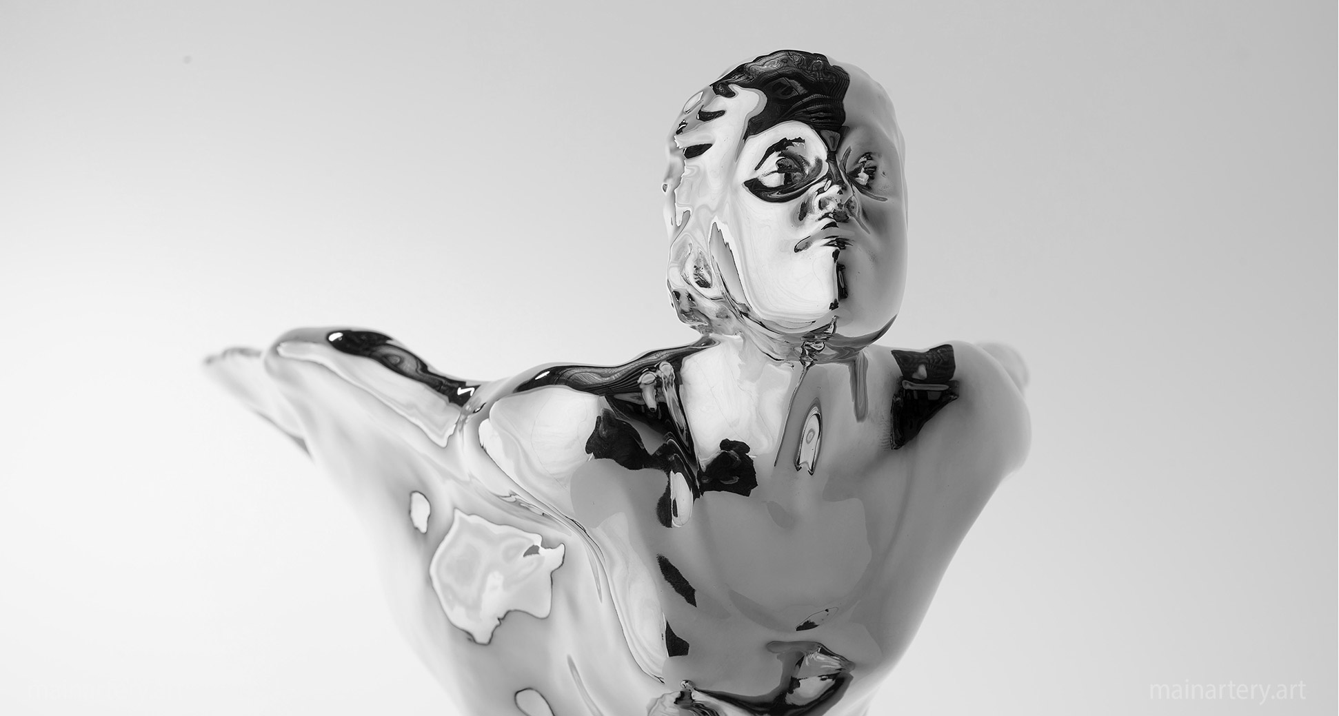 stainless steel flying lady sculpture image