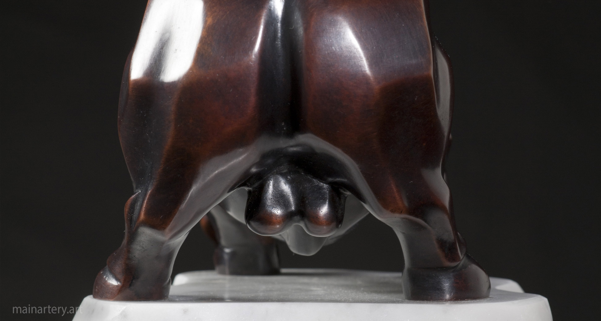 tabletop wallstreet bull balls sculpture image