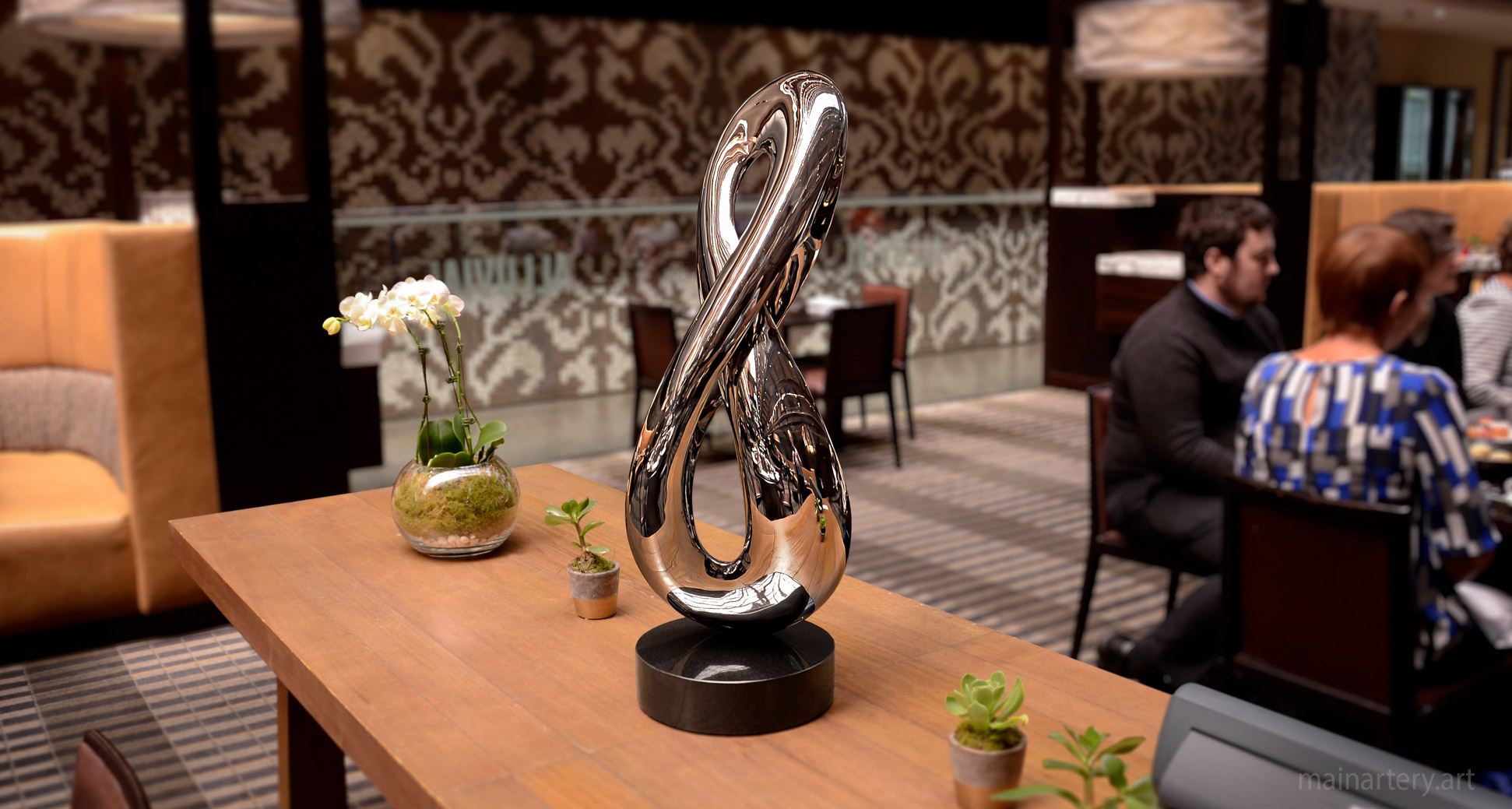 medium polished modern interior sculpture image