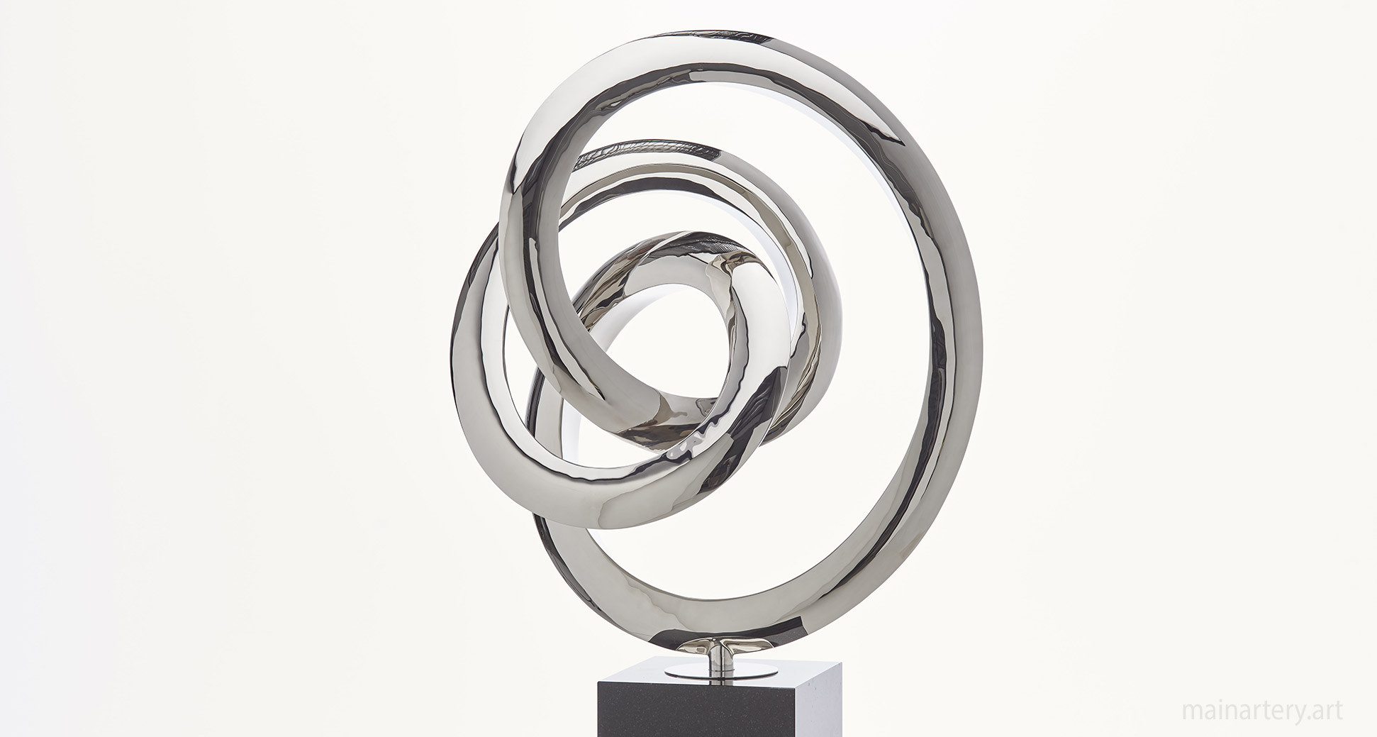 interior cyclic sculpture mirror polished stainless image