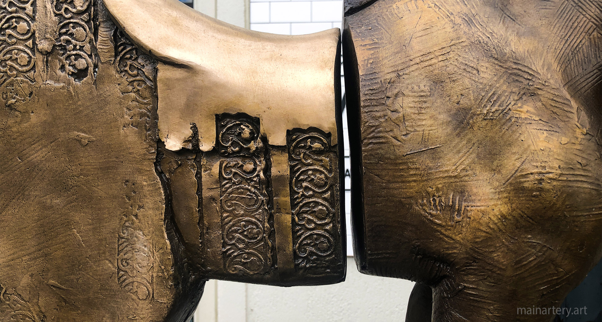 bronze canter sculpture image