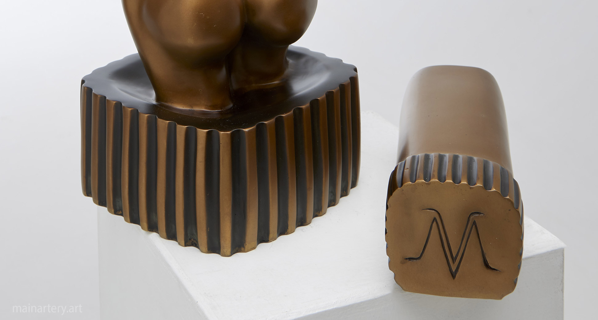 tabletop bronze pop art interior sculpture image